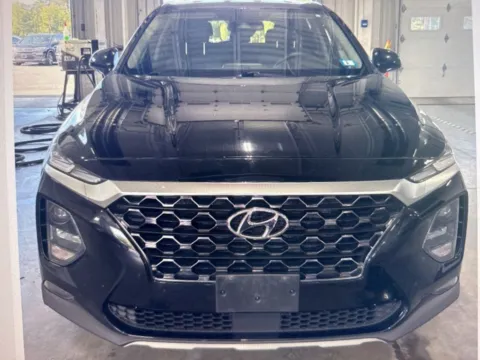 More photos of 2020 Hyundai Santa Fe SEL at CarFive Plaistow, NH, NH