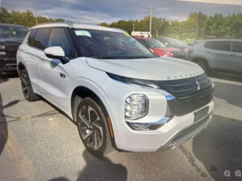 More photos of 2023 Mitsubishi Outlander PHEV SEL at CarFive Plaistow, NH, NH