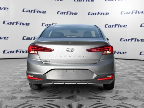 More photos of 2019 Hyundai Elantra SE at CarFive Plaistow, NH, NH
