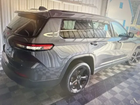 More photos of 2023 Jeep Grand Cherokee L Altitude at CarFive Plaistow, NH, NH