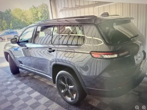 Photos of 2023 Jeep Grand Cherokee L Altitude for sale in Plaistow, NH at CarFive Plaistow, NH