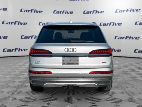 More photos of 2024 Audi Q7 45 Premium Plus at CarFive Plaistow, NH, NH