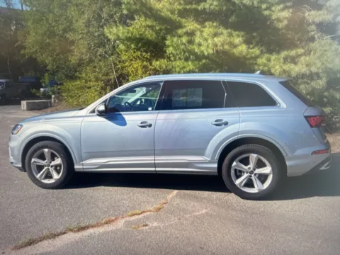 Photos of 2024 Audi Q7 45 Premium Plus for sale in Plaistow, NH at CarFive Plaistow, NH