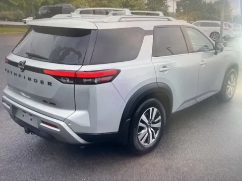 More photos of 2022 Nissan Pathfinder SL at CarFive Plaistow, NH, NH
