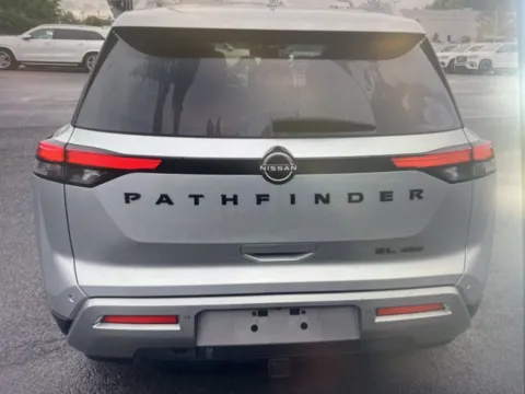 More photos of 2022 Nissan Pathfinder SL at CarFive Plaistow, NH, NH