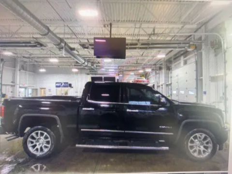 More photos of 2018 GMC Sierra 1500 Denali at CarFive Plaistow, NH, NH