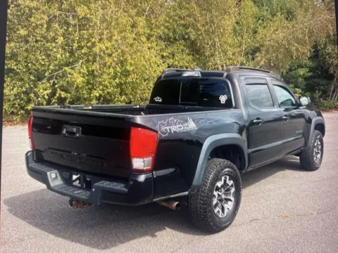 More photos of 2017 Toyota Tacoma TRD Off-Road at CarFive Plaistow, NH, NH
