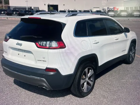 More photos of 2019 Jeep Cherokee Limited at CarFive Plaistow, NH, NH