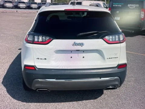 More photos of 2019 Jeep Cherokee Limited at CarFive Plaistow, NH, NH