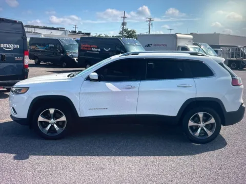 Photos of 2019 Jeep Cherokee Limited for sale in Plaistow, NH at CarFive Plaistow, NH