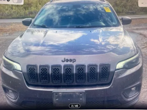 Photos of 2019 Jeep Cherokee Altitude for sale in Plaistow, NH at CarFive Plaistow, NH
