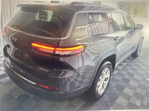More photos of 2022 Jeep Grand Cherokee L Limited at CarFive Plaistow, NH, NH