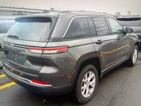 More photos of 2022 Jeep Grand Cherokee Limited at CarFive Plaistow, NH, NH