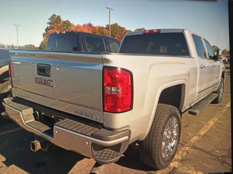More photos of 2018 GMC Sierra 2500HD Denali at CarFive Plaistow, NH, NH