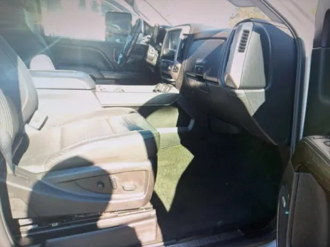 More photos of 2018 GMC Sierra 2500HD Denali at CarFive Plaistow, NH, NH