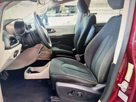 More photos of 2017 Chrysler Pacifica Touring at CarFive Plaistow, NH, NH