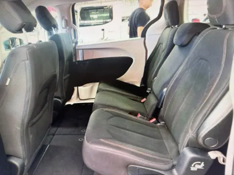 More photos of 2017 Chrysler Pacifica Touring at CarFive Plaistow, NH, NH