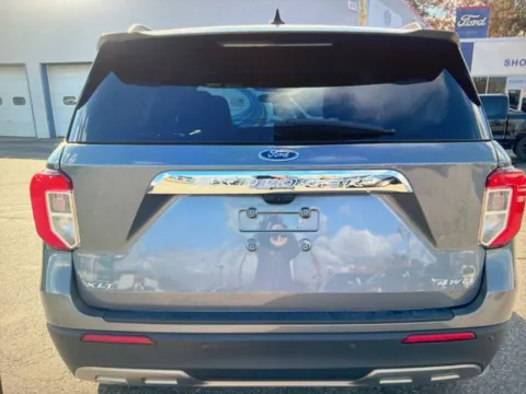 More photos of 2022 Ford Explorer XLT at CarFive Plaistow, NH, NH