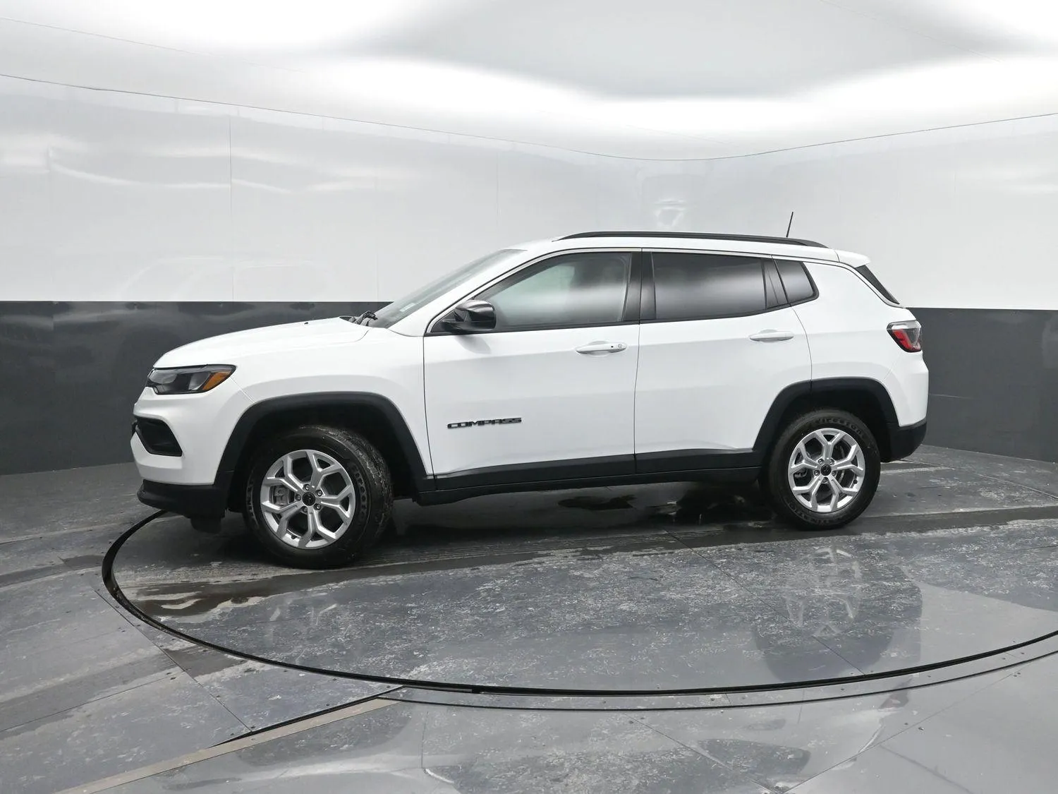 2026 Jeep Compass Latitude for sale in Charles City, IA