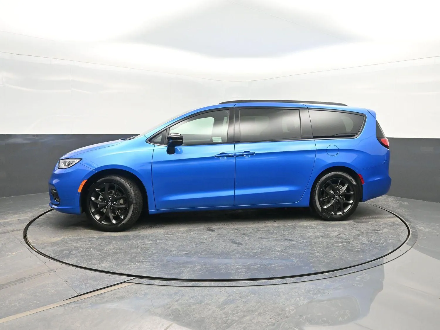 Blue 2026 Chrysler Pacifica Select for sale in Charles City, IA