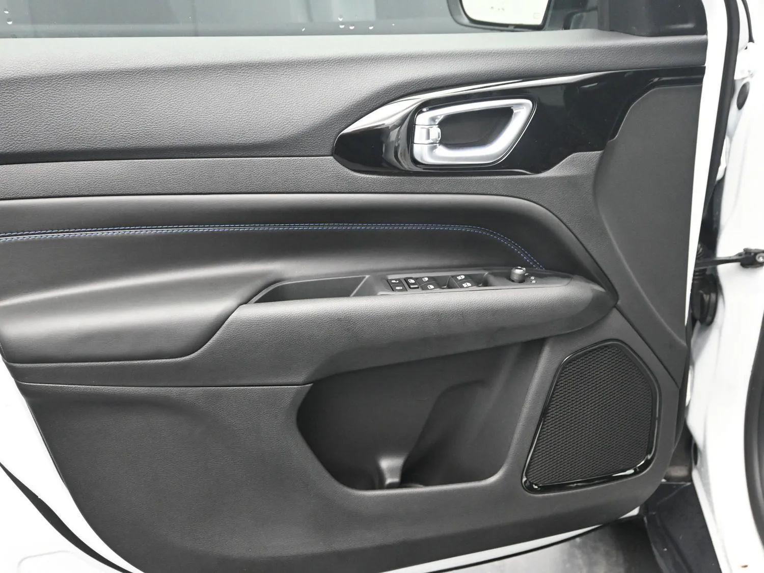 2026 Jeep Compass Latitude Altitude - Photo 16
