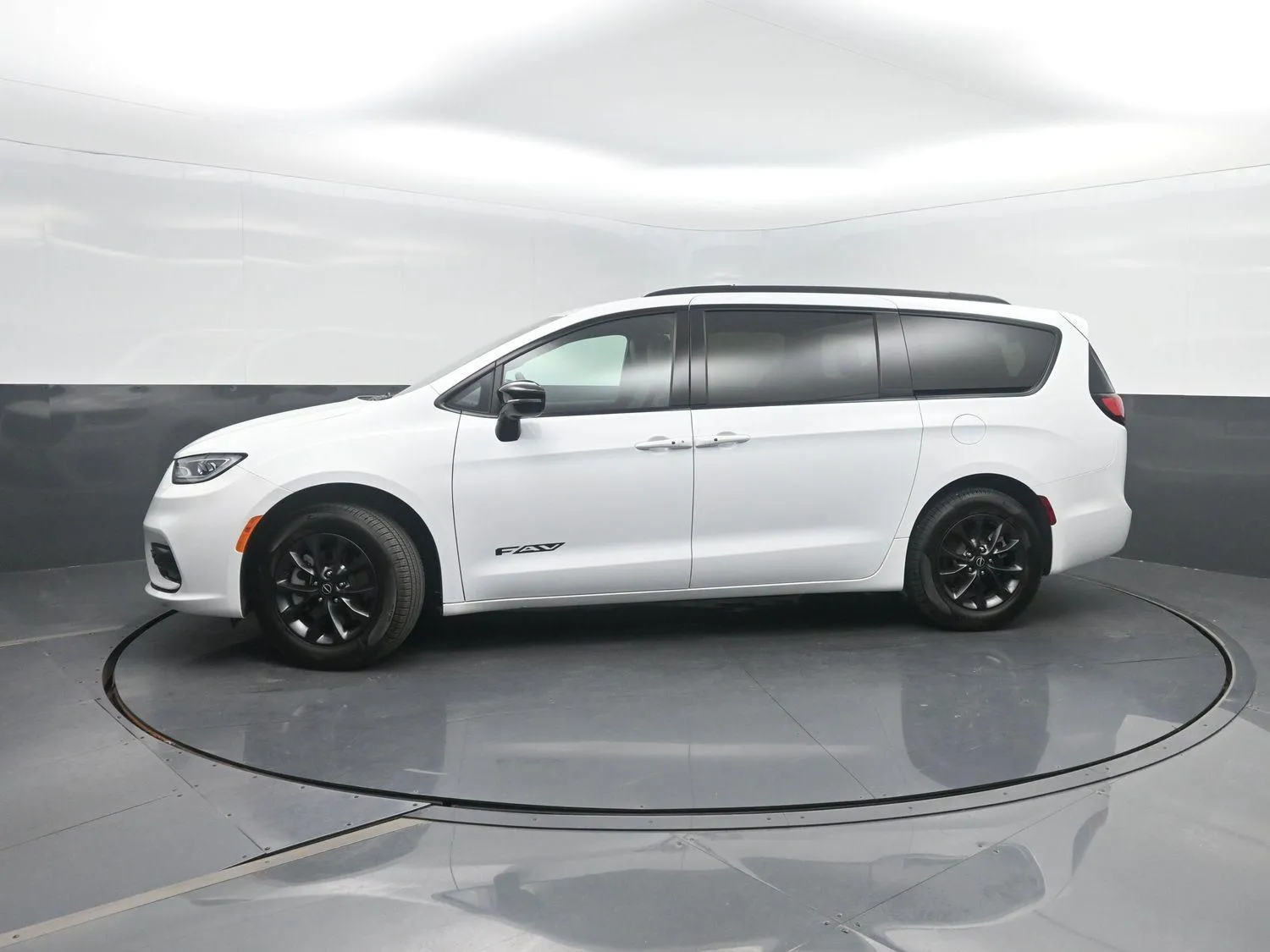 2026 Chrysler Pacifica Select for sale in Charles City, IA