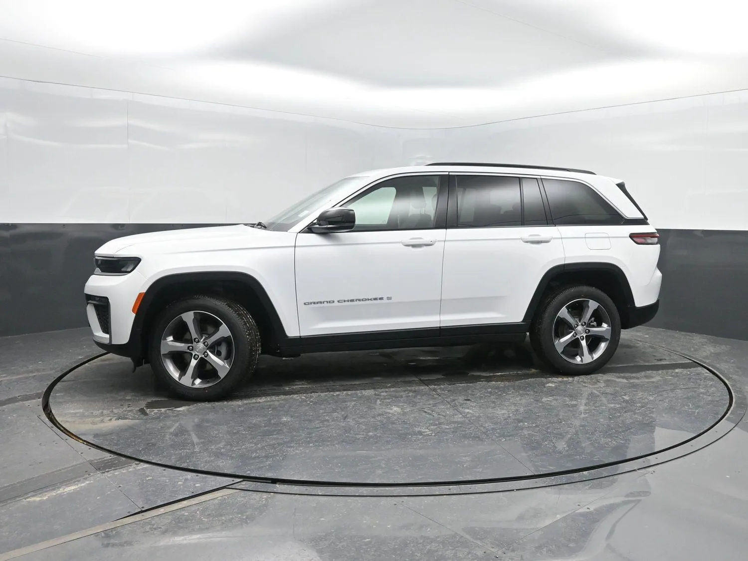 White 2026 Jeep Grand Cherokee Limited for sale in Charles City, IA