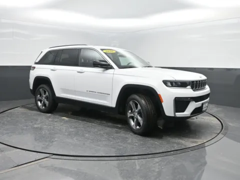 More photos of 2026 Jeep Grand Cherokee Limited at Mike Molstead Motors Chrysler, Dodge, Jeep, and Ram, IA