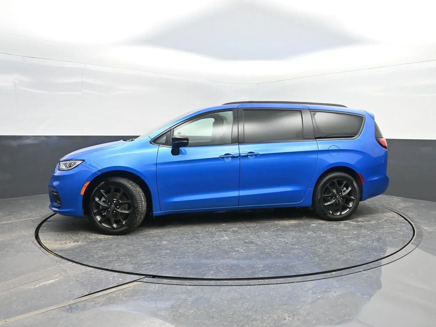 Blue 2026 Chrysler Pacifica Select for sale in Charles City, IA