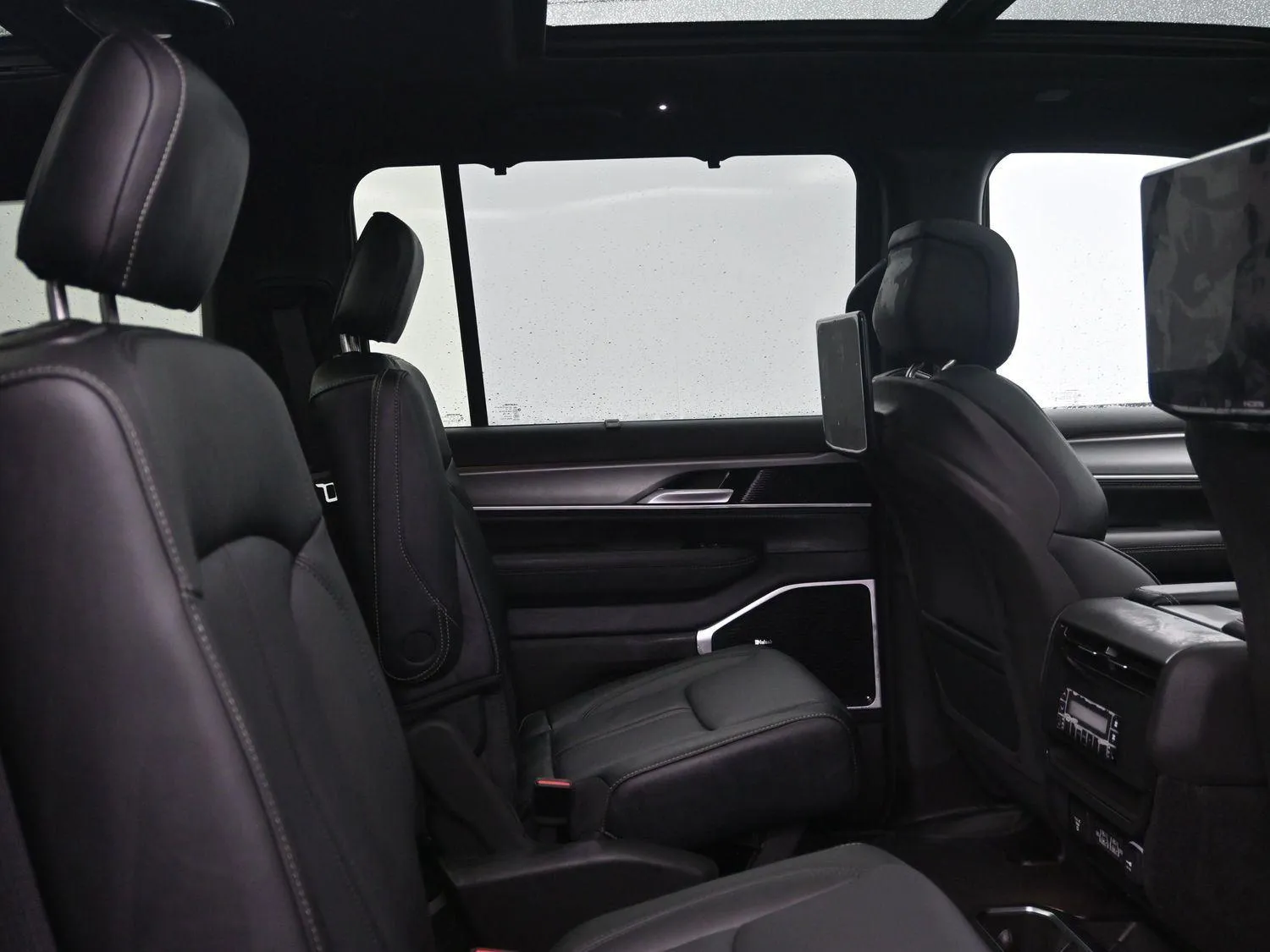 2026 Jeep Grand Wagoneer L Limited Reserve - Photo 12