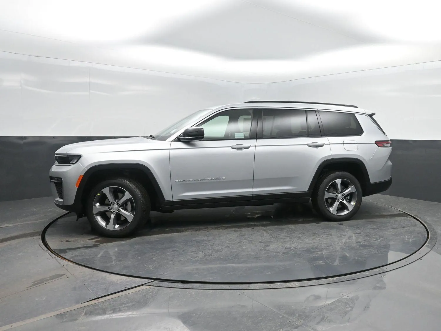 Silver 2026 Jeep Grand Cherokee L Limited for sale in Charles City, IA
