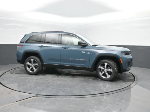 More photos of 2026 Jeep Grand Cherokee Limited at Mike Molstead Motors Chrysler, Dodge, Jeep, and Ram, IA