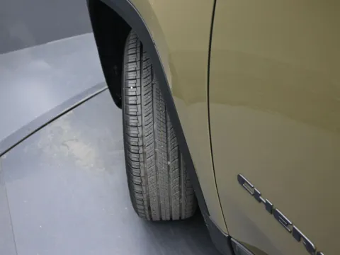 More photos of 2026 Jeep Cherokee Limited at Mike Molstead Motors Chrysler, Dodge, Jeep, and Ram, IA