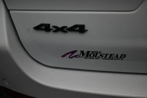 More photos of 2026 Jeep Grand Cherokee L Laredo Altitude at Mike Molstead Motors Chrysler, Dodge, Jeep, and Ram, IA