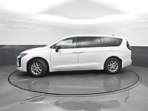 White 2027 Chrysler Pacifica Select for sale in Charles City, IA