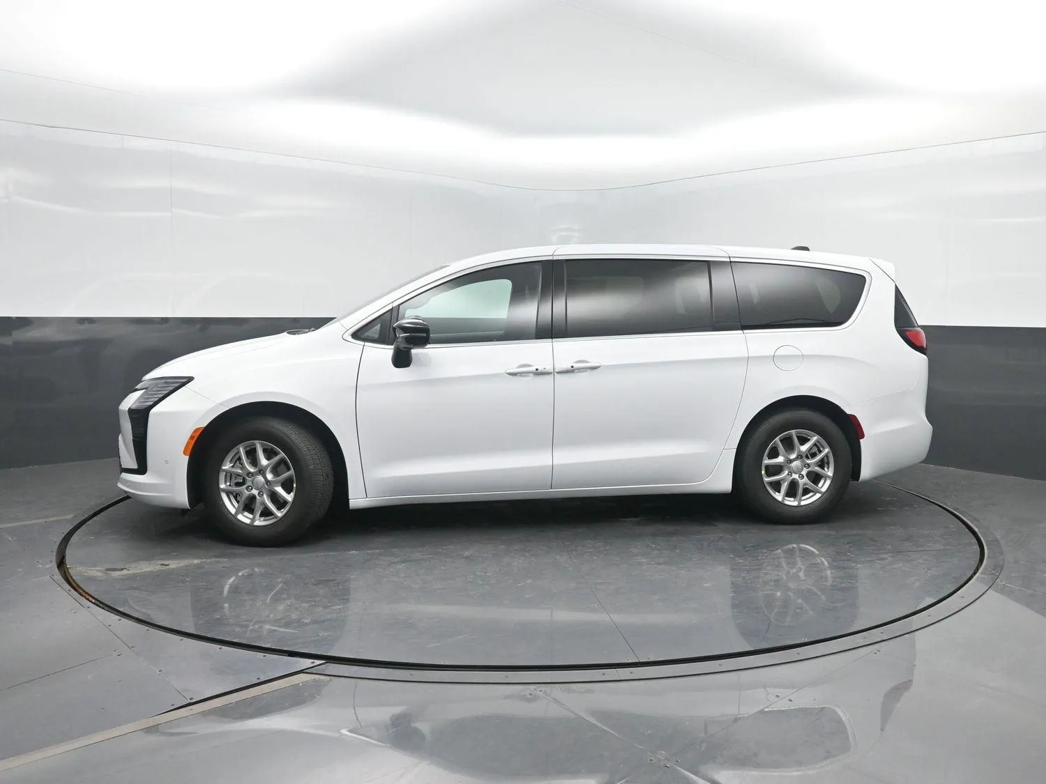 White 2027 Chrysler Pacifica Select for sale in Charles City, IA