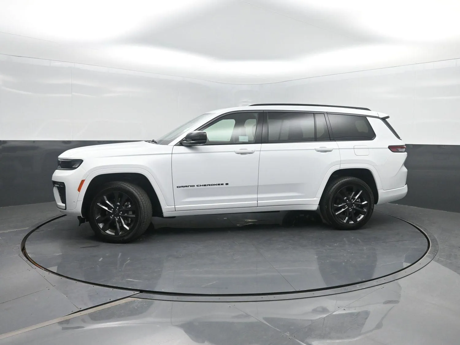 White 2026 Jeep Grand Cherokee L Limited Reserve for sale in Charles City, IA