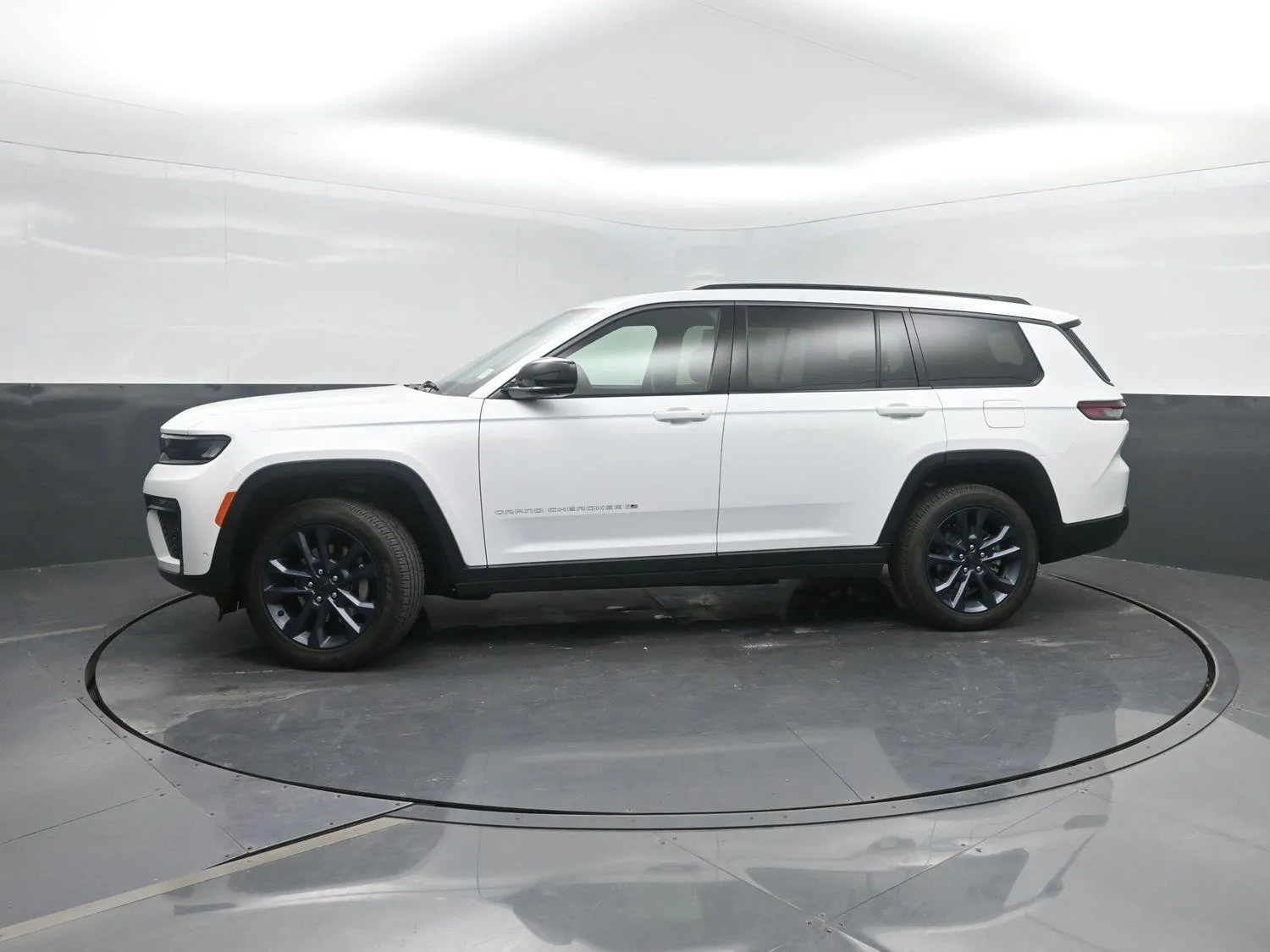 White 2026 Jeep Grand Cherokee L 85th Anniversary Edition for sale in Charles City, IA