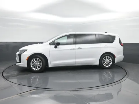 White 2027 Chrysler Pacifica Select for sale in Charles City, IA