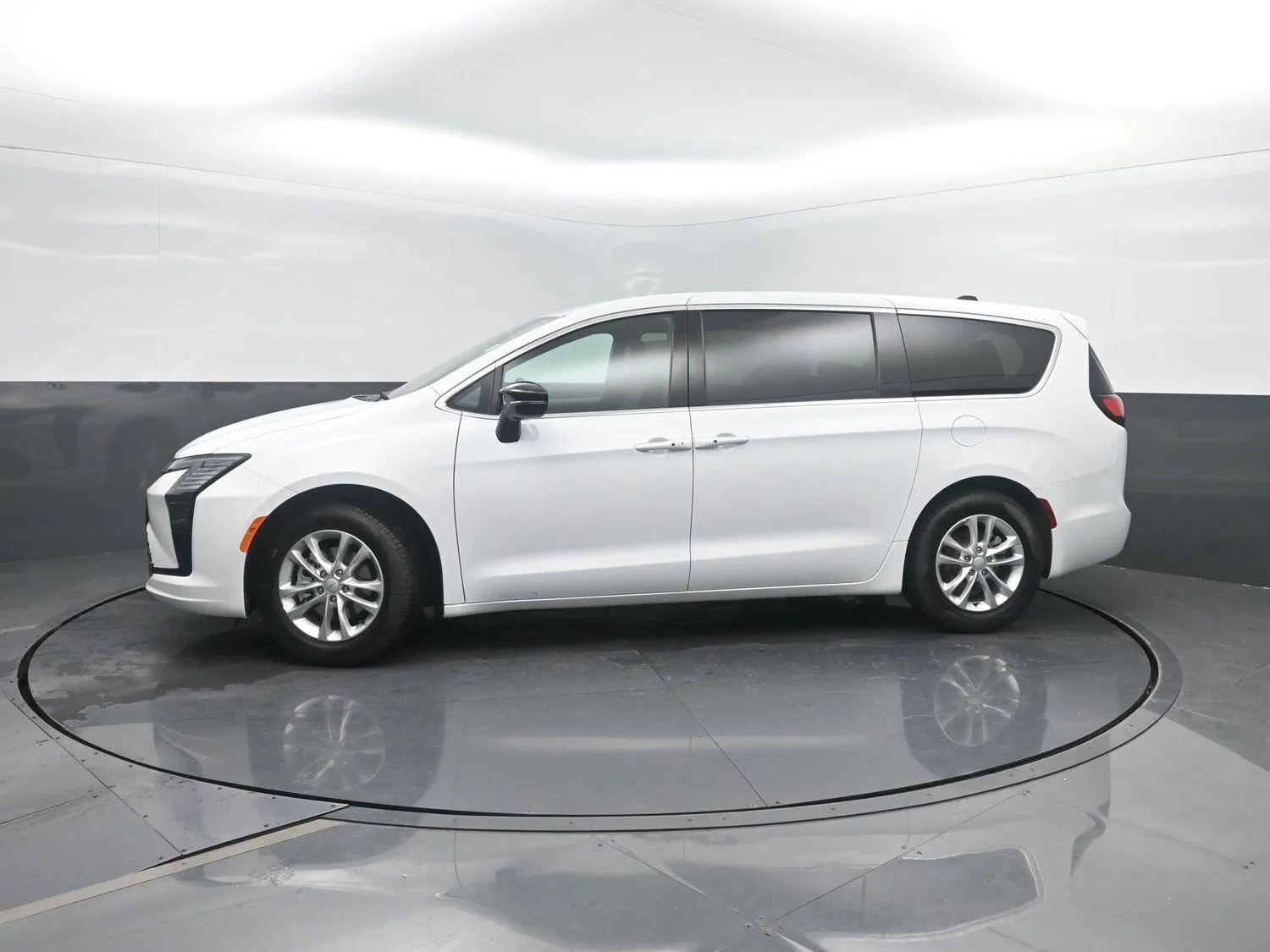 White 2027 Chrysler Pacifica Select for sale in Charles City, IA