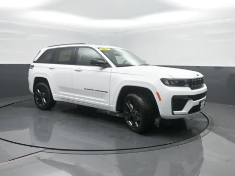 More photos of 2027 Jeep Grand Cherokee Limited Reserve at Mike Molstead Motors Chrysler, Dodge, Jeep, and Ram, IA