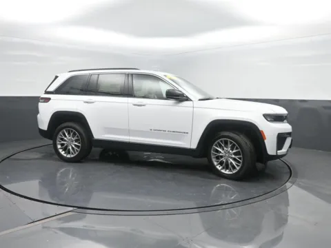 Another view of 2027 Jeep Grand Cherokee Limited for sale in Charles City, IA at Mike Molstead Motors Chrysler, Dodge, Jeep, and Ram