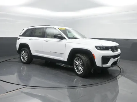 More photos of 2027 Jeep Grand Cherokee Limited at Mike Molstead Motors Chrysler, Dodge, Jeep, and Ram, IA