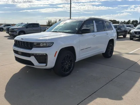 White 2027 Jeep Grand Cherokee L Summit for sale in Charles City, IA
