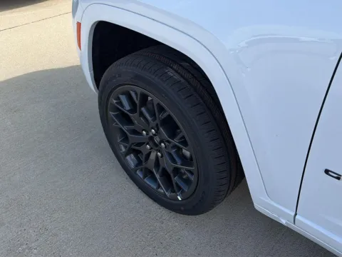 Photos of 2027 Jeep Grand Cherokee L Summit for sale in Charles City, IA at Mike Molstead Motors Chrysler, Dodge, Jeep, and Ram