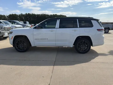 More photos of 2027 Jeep Grand Cherokee L Summit at Mike Molstead Motors Chrysler, Dodge, Jeep, and Ram, IA