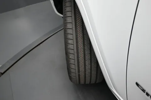 More photos of 2027 Jeep Grand Cherokee L Summit at Mike Molstead Motors Chrysler, Dodge, Jeep, and Ram, IA