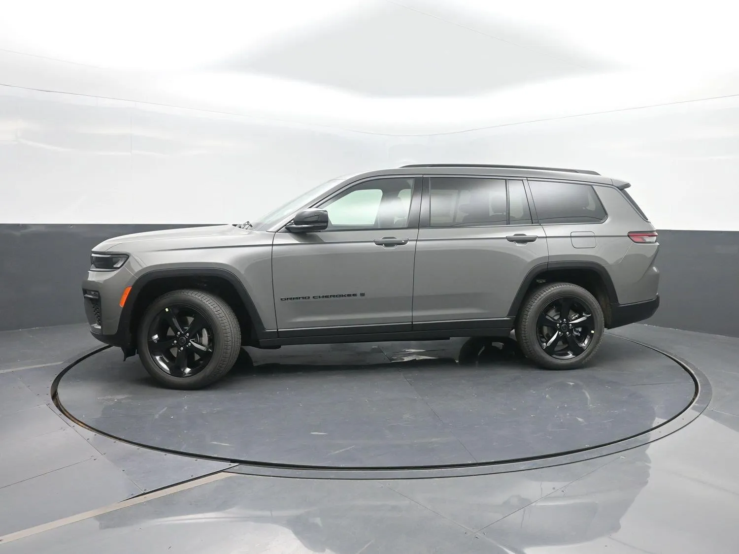 Gray 2027 Jeep Grand Cherokee L Limited for sale in Charles City, IA
