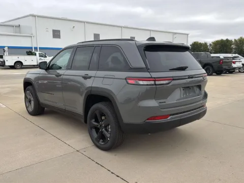 More photos of 2027 Jeep Grand Cherokee Limited at Mike Molstead Motors Chrysler, Dodge, Jeep, and Ram, IA