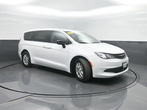 More photos of 2027 Chrysler Pacifica LX at Mike Molstead Motors Chrysler, Dodge, Jeep, and Ram, IA